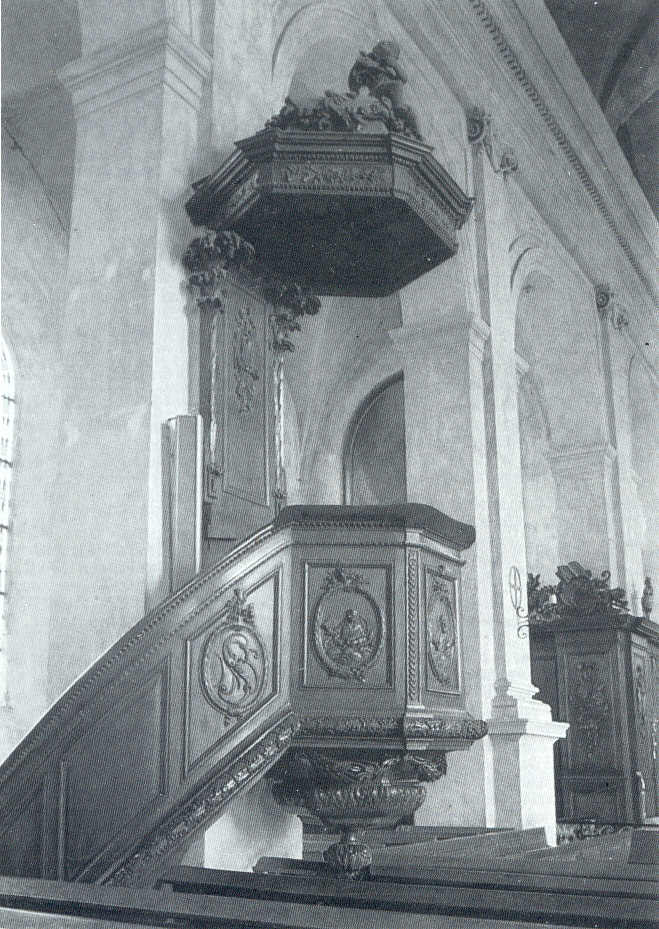 Chaire sculptée par Jean-Baptiste Gerdolle, église collégiale de Darney.